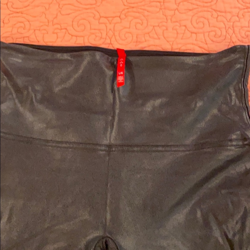 Spanx Faux Leather leggings size Large